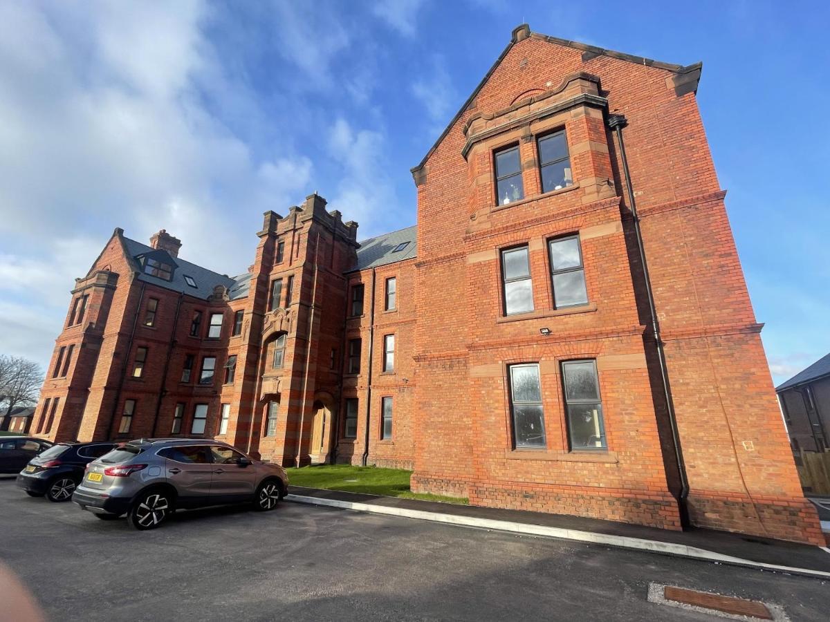 Gibson Manor Apartments Wallasey Eksteriør bilde